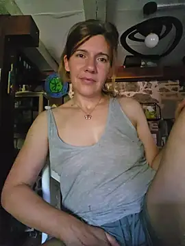 Snapshot of Lina_lou4 chatting on June 25, 2026, 4:22 pm Lina lou4 online show from June 25, 2026, 4:22 pm