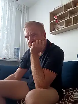 82liska online show from September 10, 2025, 11:21 am