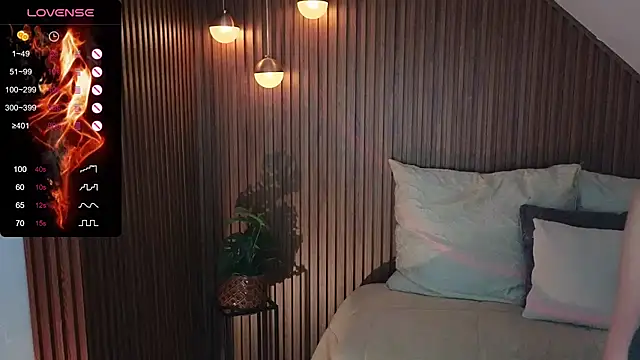 Snapshot of AmelieAxie chatting on March 10, 2025, 4:28 am AmelieAxie online show from March 10, 2025, 4:28 am