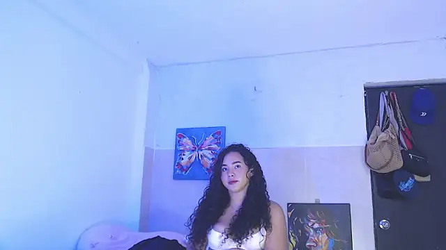 Snapshot of luciana_keating chatting on March 9, 2026, 4:27 am luciana keating online show from March 9, 2026, 4:27 am