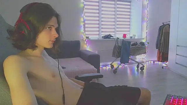 CandyChell online show from December 22, 2024, 10:38 am