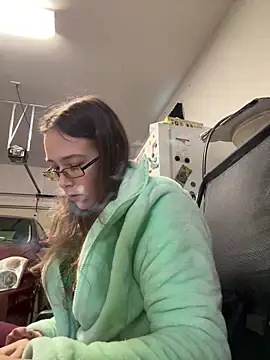 Snapshot of Dakota_02 chatting on February 19, 2025, 2:12 pm Dakota 02 online show from February 19, 2025, 2:12 pm