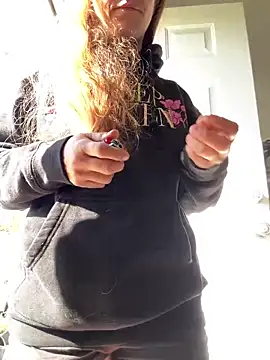 Snapshot of Dakota_02 chatting on April 8, 2026, 1:44 pm Dakota 02 online show from April 8, 2026, 1:44 pm