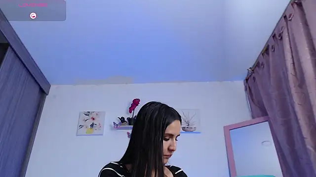 Annaross2 online show from January 22, 2025, 10:59 pm