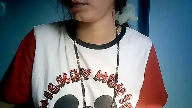 lovelydesi21 online show from December 19, 2024, 5:07 am