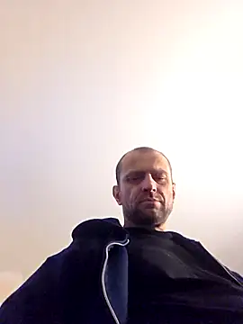 Snapshot of Roman0798 chatting on December 17, 2025, 2:45 pm Roman0798 online show from December 17, 2025, 2:45 pm