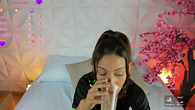 cora 22 online show from March 15, 2025, 12:45 pm