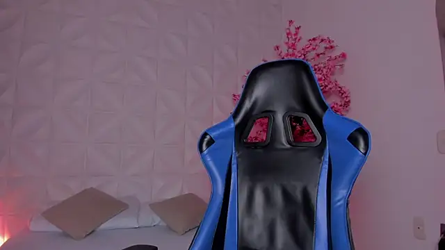 cora 22 online show from March 20, 2026, 1:05 pm