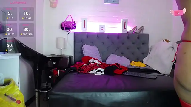 louise nails online show from March 6, 2025, 2:08 pm