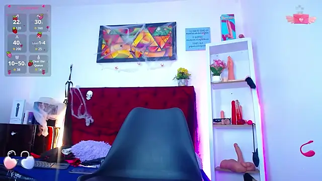 louise nails online show from November 5, 2025, 4:18 pm