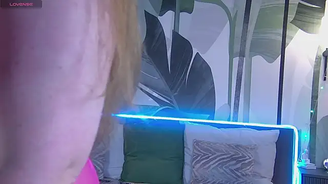 RubyValen online show from January 17, 2025, 1:04 am