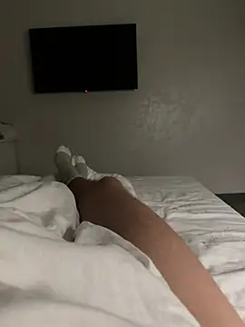 Bear bear  online show from February 11, 2025, 9:35 pm