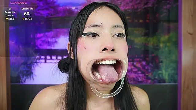 miss  maria online show from February 1, 2025, 9:08 pm