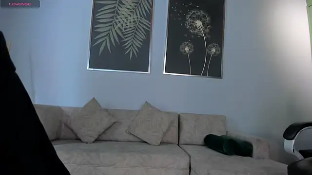 JuanitaClay online show from February 25, 2025, 4:21 pm