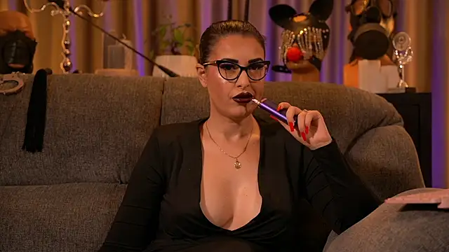 kelly kent online show from November 14, 2025, 12:42 am