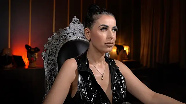 Snapshot of kelly_kent chatting on June 24, 2026, 8:19 pm kelly kent online show from June 24, 2026, 8:19 pm