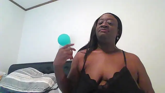 Katiefyi online show from April 21, 2026, 2:51 am