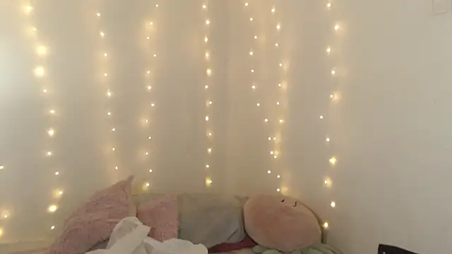 SweetSofty online show from March 11, 2026, 9:43 pm