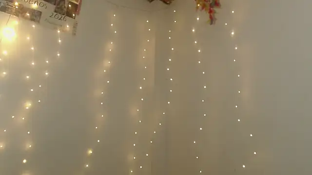 SweetSofty online show from April 21, 2026, 11:40 pm