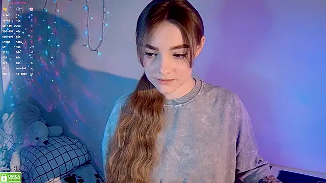 xwiuiwx online show from December 7, 2024, 8:27 pm