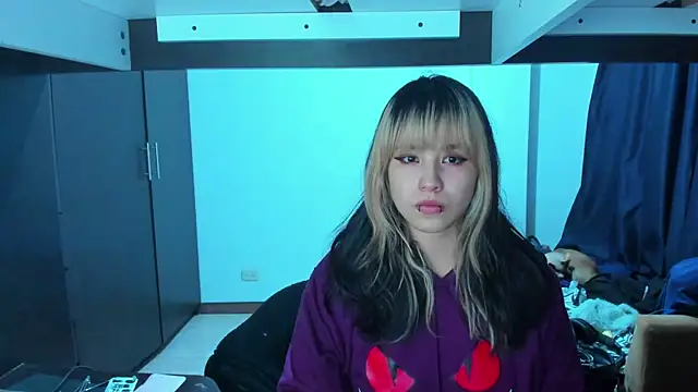 Akane-Mou online show from January 10, 2025, 6:31 am