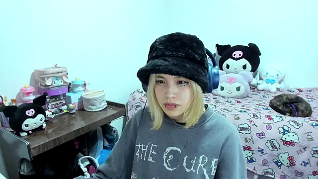 Akane-Mou online show from September 15, 2025, 7:08 am