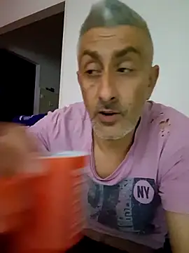 cuci45 online show from April 5, 2026, 10:51 pm