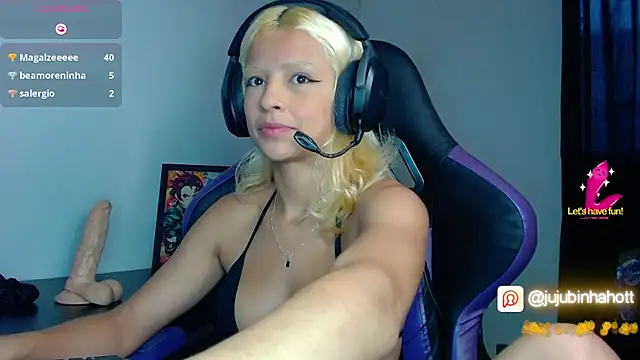 jujubinhahot online show from April 10, 2026, 8:24 pm