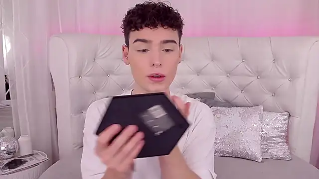 RobbyCharming online show from September 11, 2025, 3:39 am