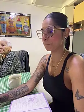 charlotte stevenss  online show from February 19, 2025, 2:34 pm