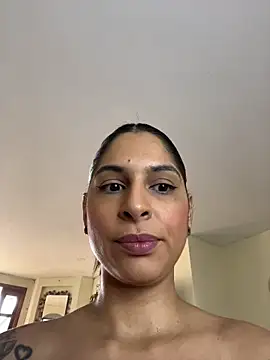 charlotte stevenss  online show from November 16, 2025, 3:17 pm