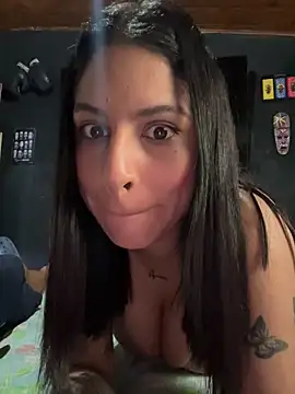 charlotte stevenss  online show from December 20, 2025, 1:51 pm