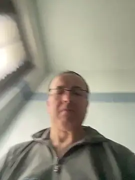 Maxi7hot online show from April 21, 2026, 7:25 am