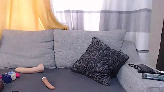 BELINDAXXXXX online show from October 3, 2025, 8:44 am