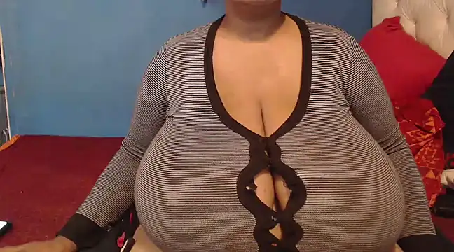 CUTEFIRMMELONSS online show from March 11, 2025, 12:28 pm