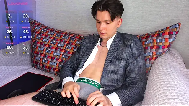 maxboy4 online show from March 7, 2025, 1:07 pm