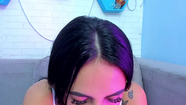 Helenn monroy1 online show from February 26, 2025, 11:09 am