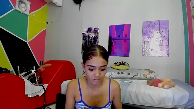 MarianaManzur online show from January 30, 2025, 8:10 pm