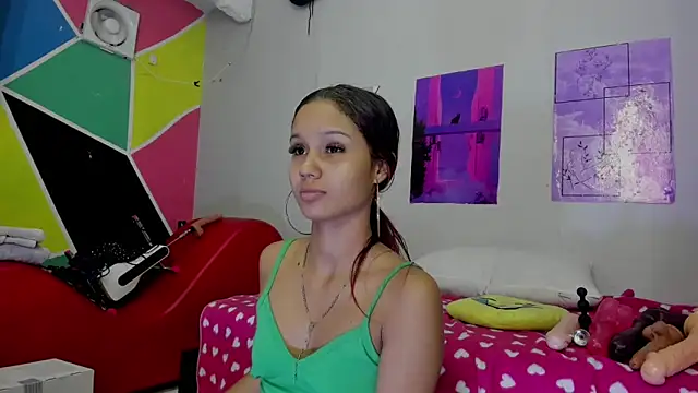 MarianaManzur online show from February 28, 2025, 1:36 pm