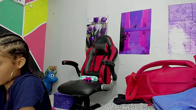 MarianaManzur online show from September 13, 2025, 2:39 pm