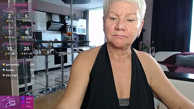 Snapshot of roxana_brooks chatting on July 6, 2026, 5:15 pm roxana brooks online show from July 6, 2026, 5:15 pm