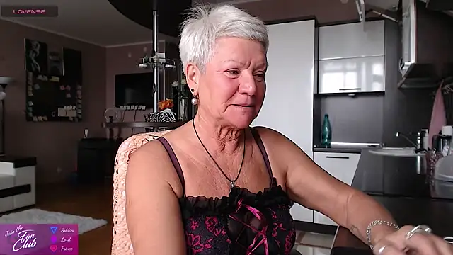 Snapshot of roxana_brooks chatting on July 22, 2026, 9:12 am roxana brooks online show from July 22, 2026, 9:12 am