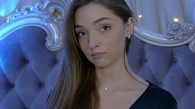 VirginieCruz online show from March 3, 2025, 1:42 am