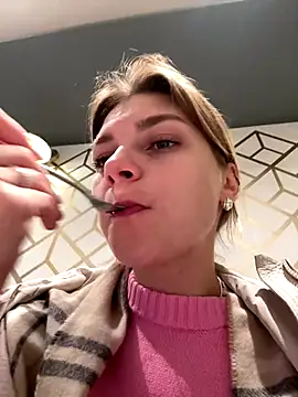 ValenciaShock online show from October 18, 2025, 6:37 am