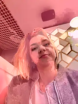 ValenciaShock online show from April 19, 2026, 7:18 am