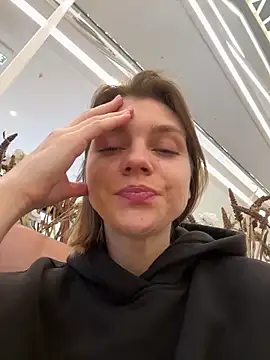 ValenciaShock online show from April 23, 2026, 7:09 am