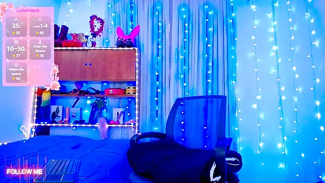 Aleexx    online show from March 8, 2025, 12:09 pm