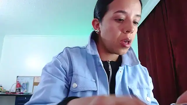 VALERY MEER online show from October 21, 2025, 12:11 am