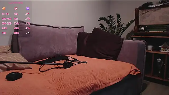 Snapshot of KarinaRoge chatting on March 14, 2025, 11:32 pm KarinaRoge online show from March 14, 2025, 11:32 pm