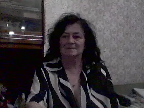 GypsiQueen2 online show from March 18, 2025, 6:15 pm